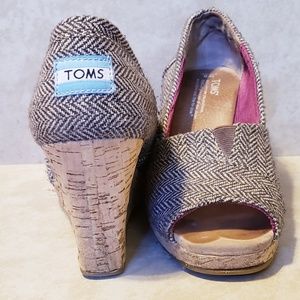 Tom's Wedges size women 8